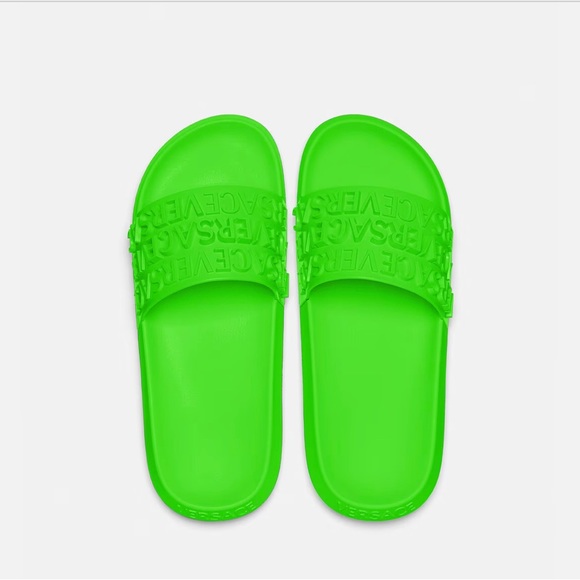 Rubber pool slides with Versace Allover pattern in a three-dimensional effect. - Picture 1 of 5